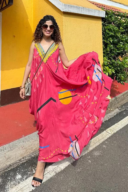Kamiya Jani in Printed Maxi Dress