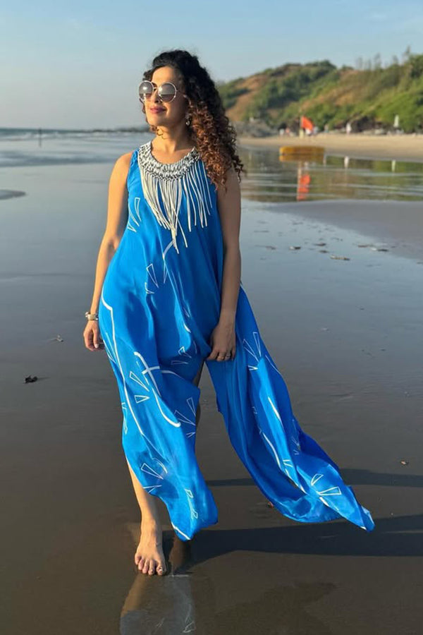 Kamiya Jani in Blue Asymmetric Dress