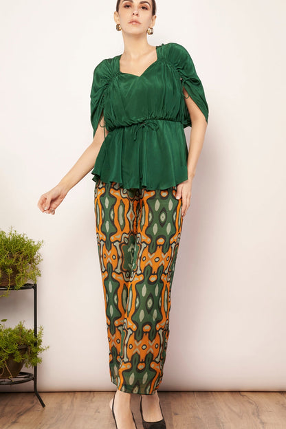 Printed organza pants.