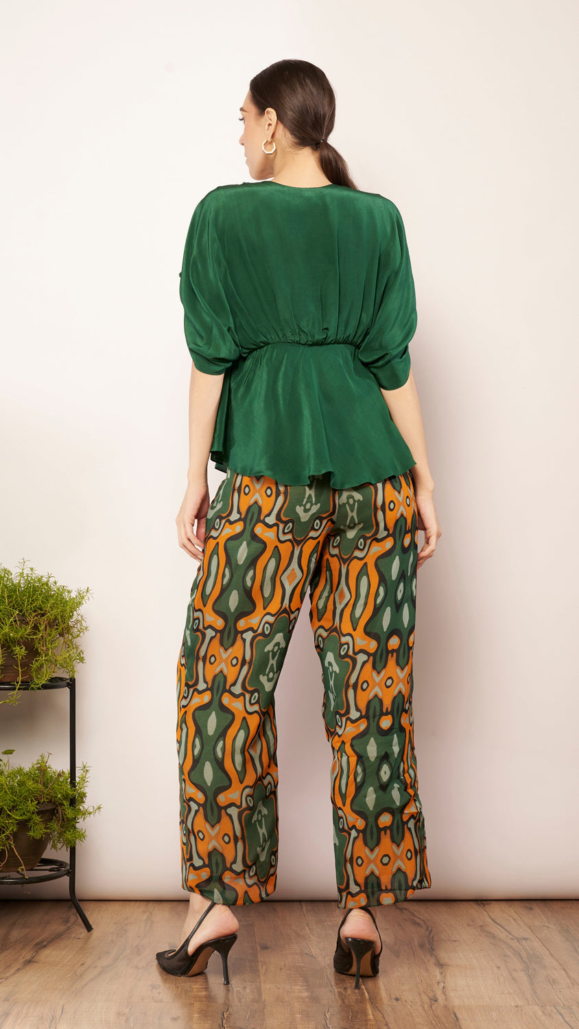 Printed organza pants.