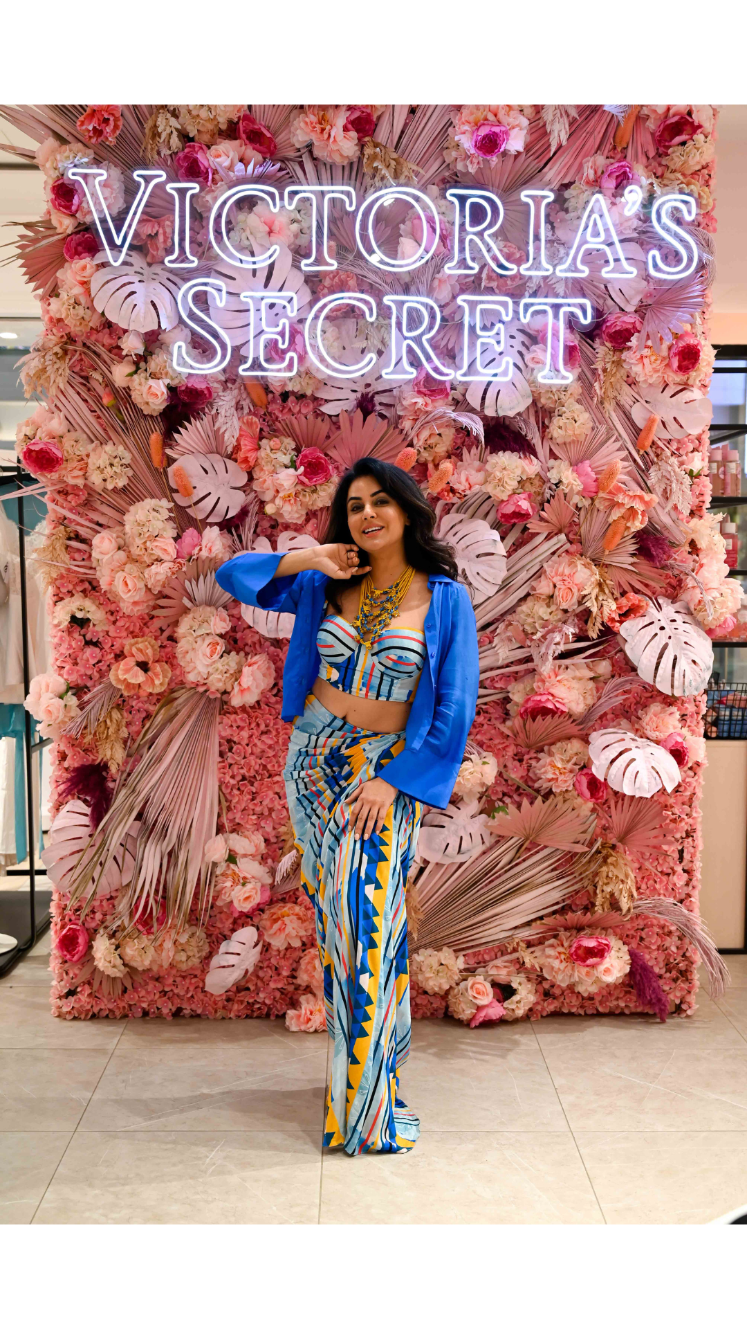 SARA ARFEEN KHAN IN OCEAN MUSE SIKRT SET