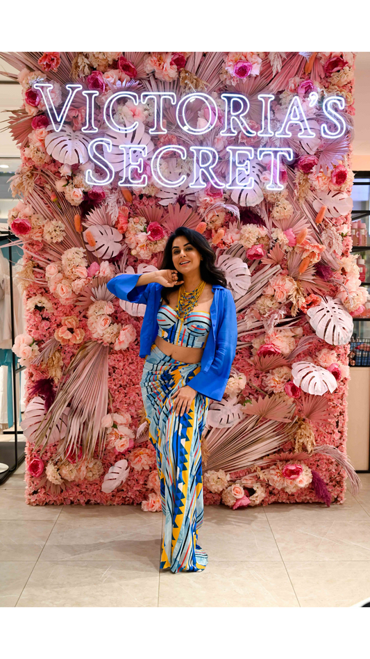 SARA ARFEEN KHAN IN OCEAN MUSE SIKRT SET